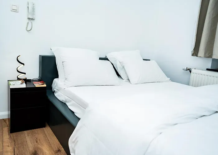 Chambre R1 Avec Salle De Bain Partagee Pres De L\'Hopital De La Citadelle A Liege