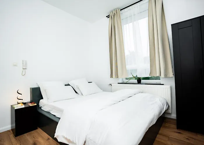 Chambre R1 Avec Salle De Bain Partagee Pres De L\'Hopital De La Citadelle A Liege