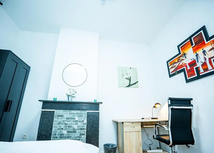 Chambre R1 Avec Salle De Bain Partagee Pres De L\'Hopital De La Citadelle A Liege