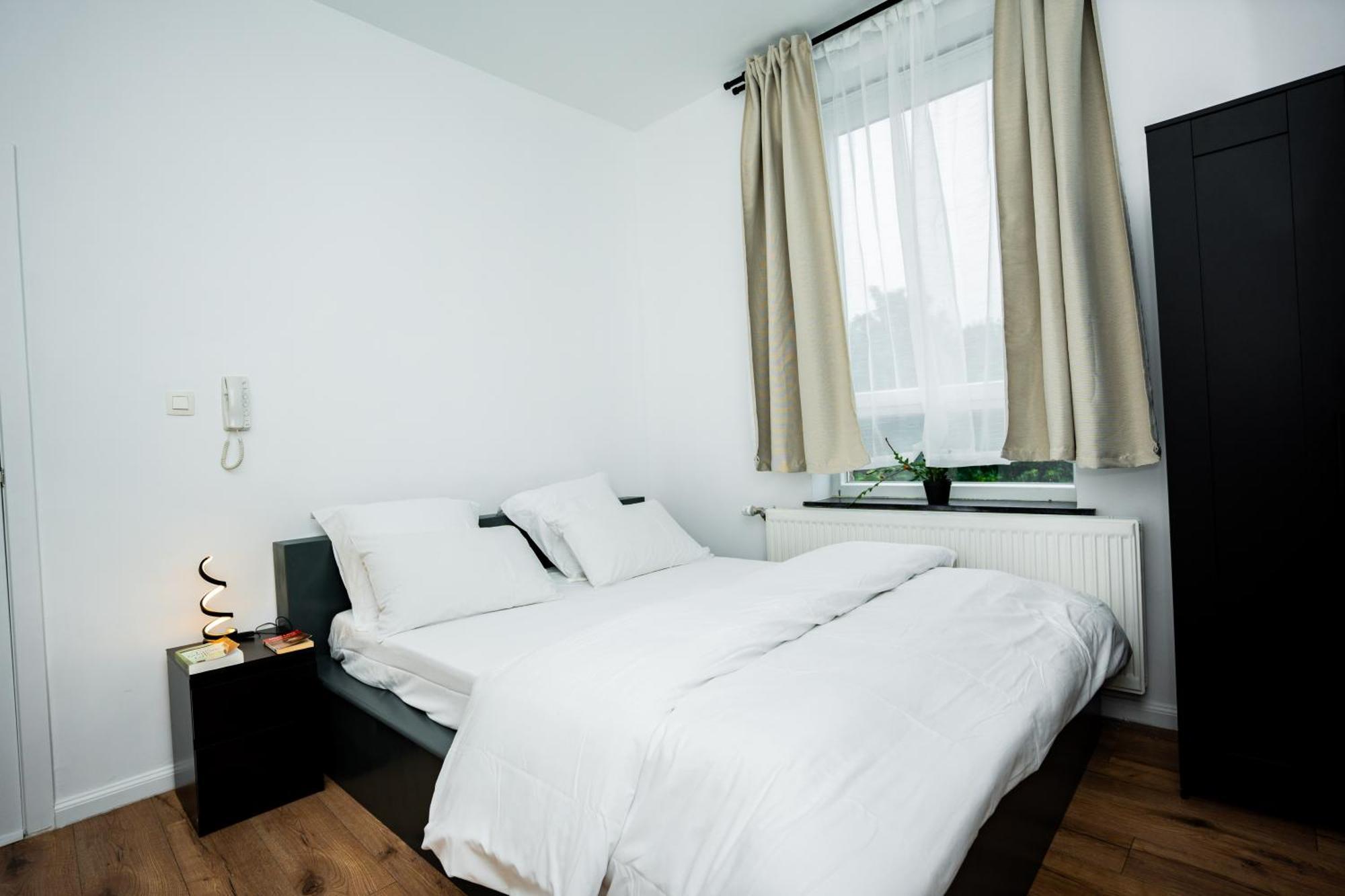 Homestay R1 Avec Salle De Bain Partagee Pres De L'hopital De La Citadelle A