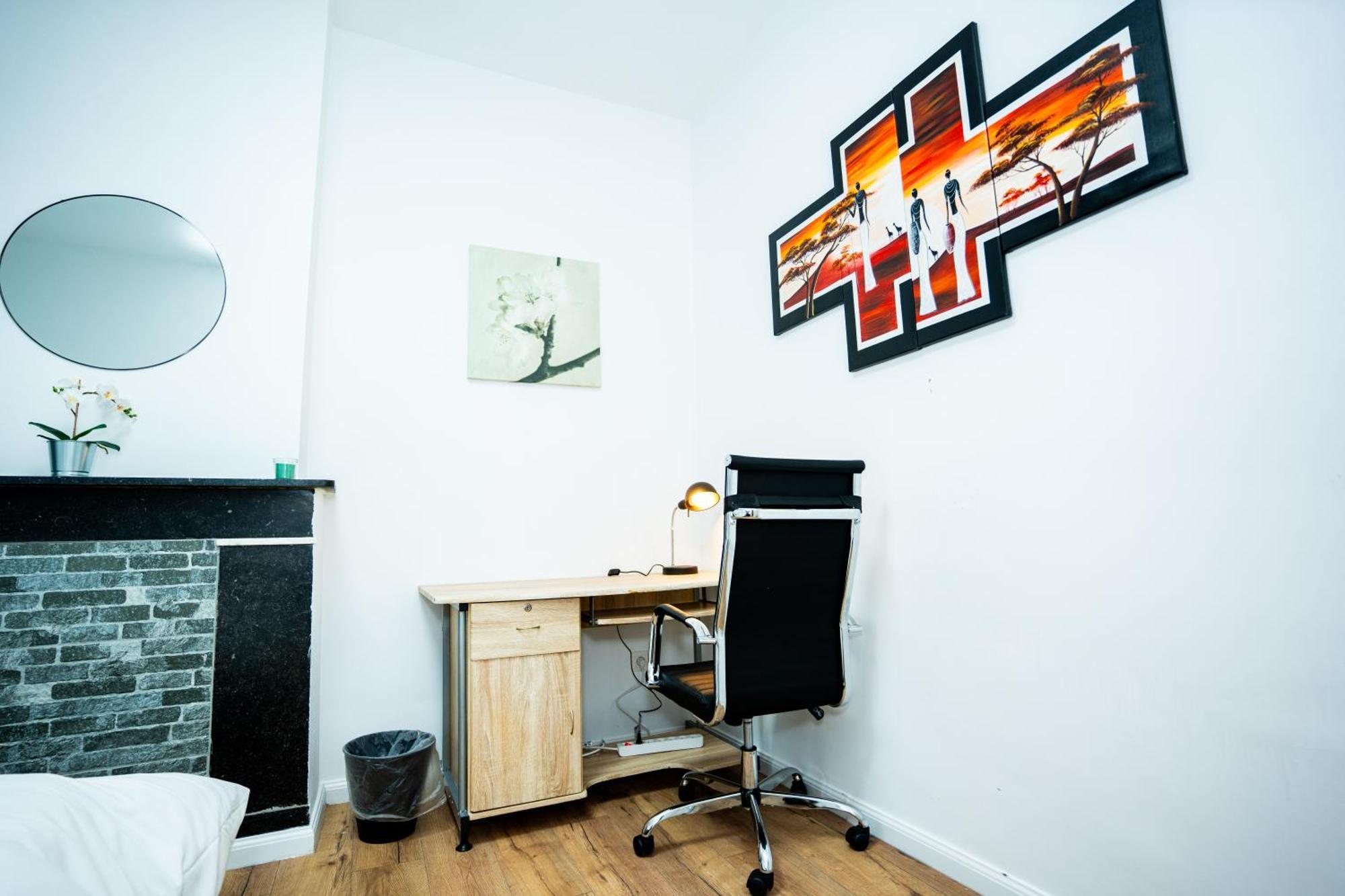 R1 Avec Salle De Bain Partagee Pres De L'hopital De La Citadelle A Homestay Liege